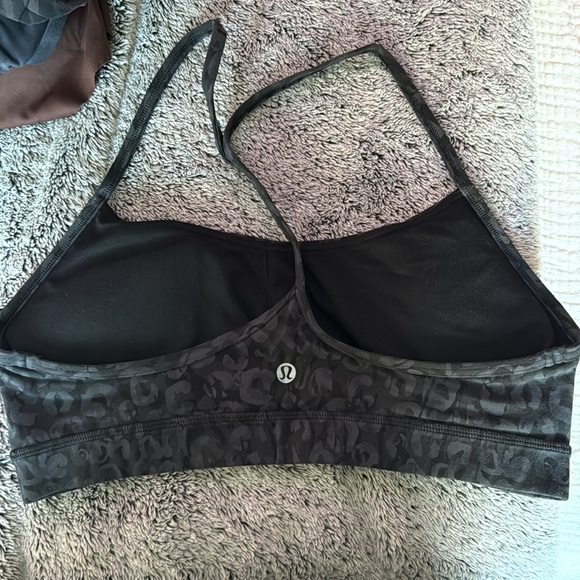 Lululemon sports bra size 10 - Picture 2 of 2
